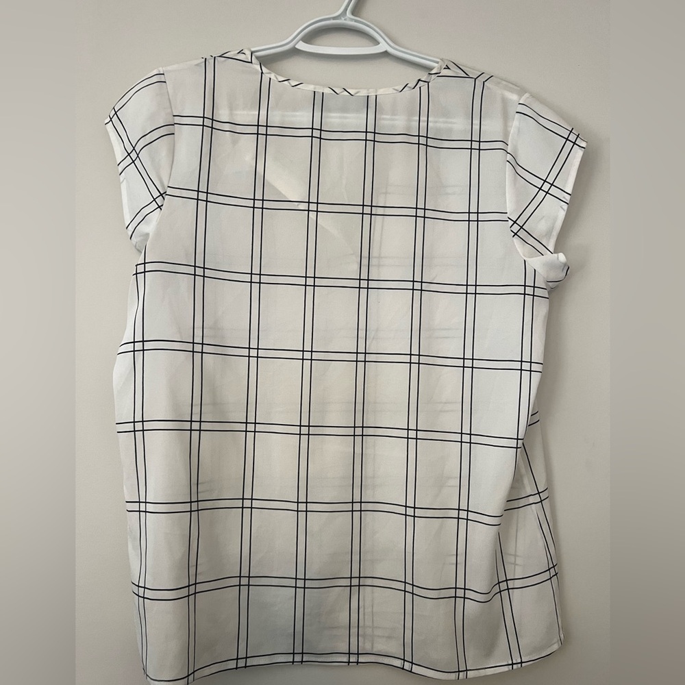 Black and white striped blouse - Picture 2 of 3